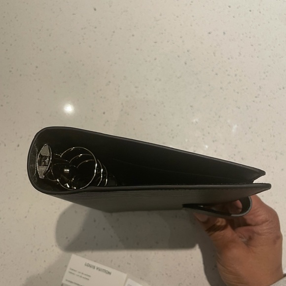 Louis Vuitton Agenda MM in Epi Leather Black - Picture 9 of 16